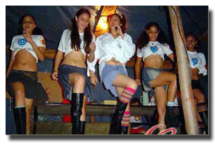 Fernanda, Gisele, Danielle, Cirlene e Estela, Xuxa e suas paquitas!
